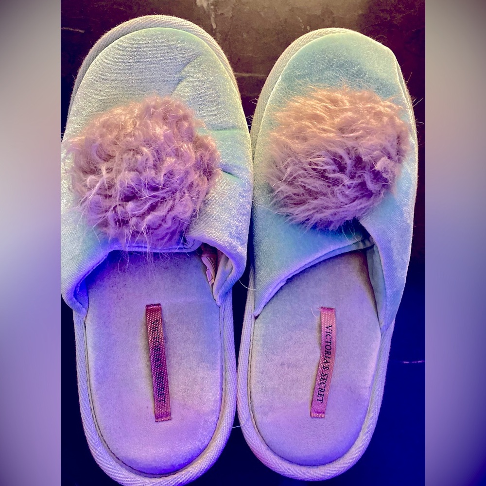 Victoria’s Secret teal pom-pom slippers • lightly worn